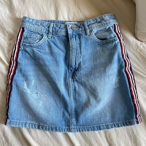 Forever 21 washed denim skirt ❤️💙🤍